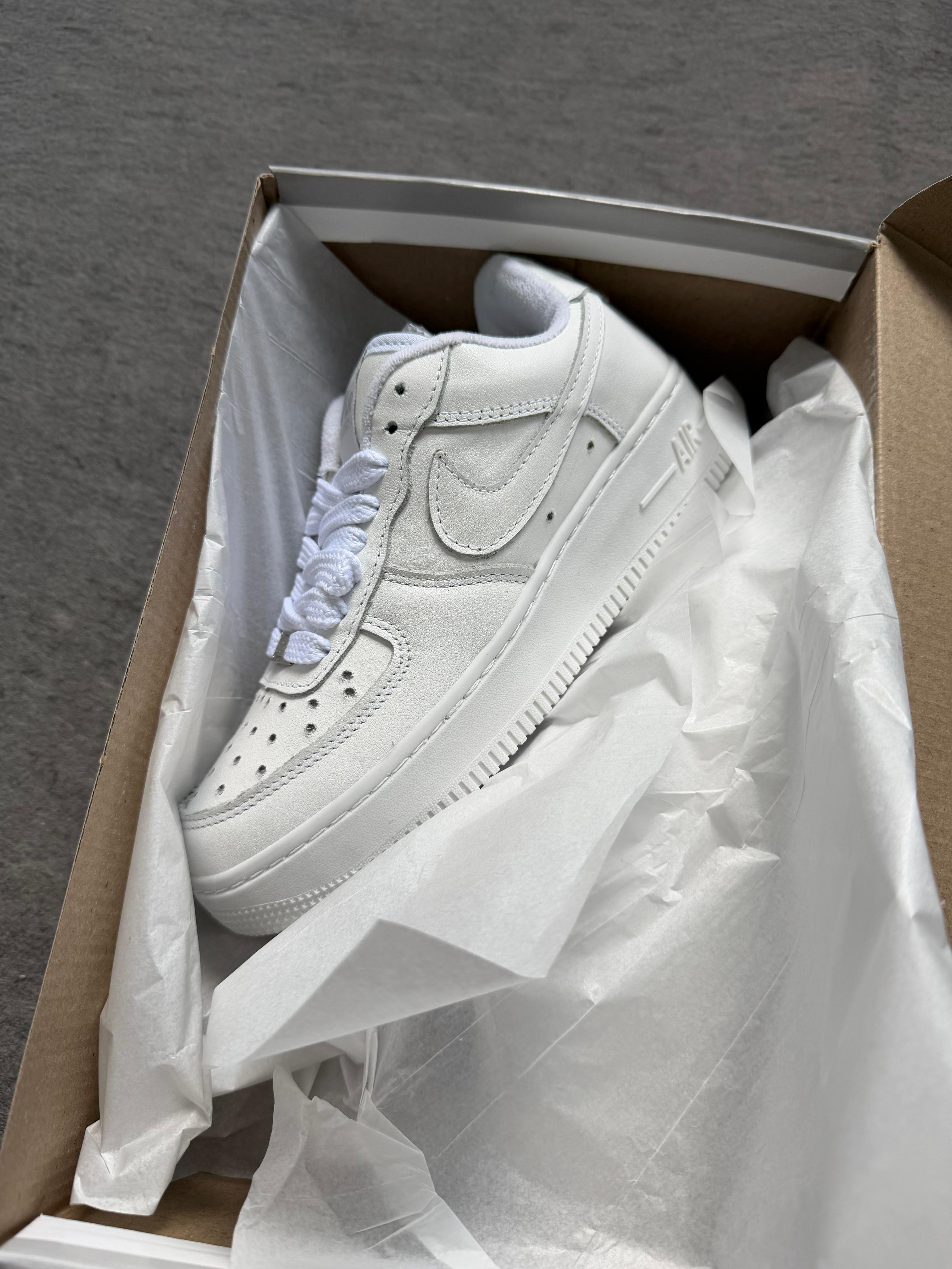 Nike Air Force 1 Low Triple Branco