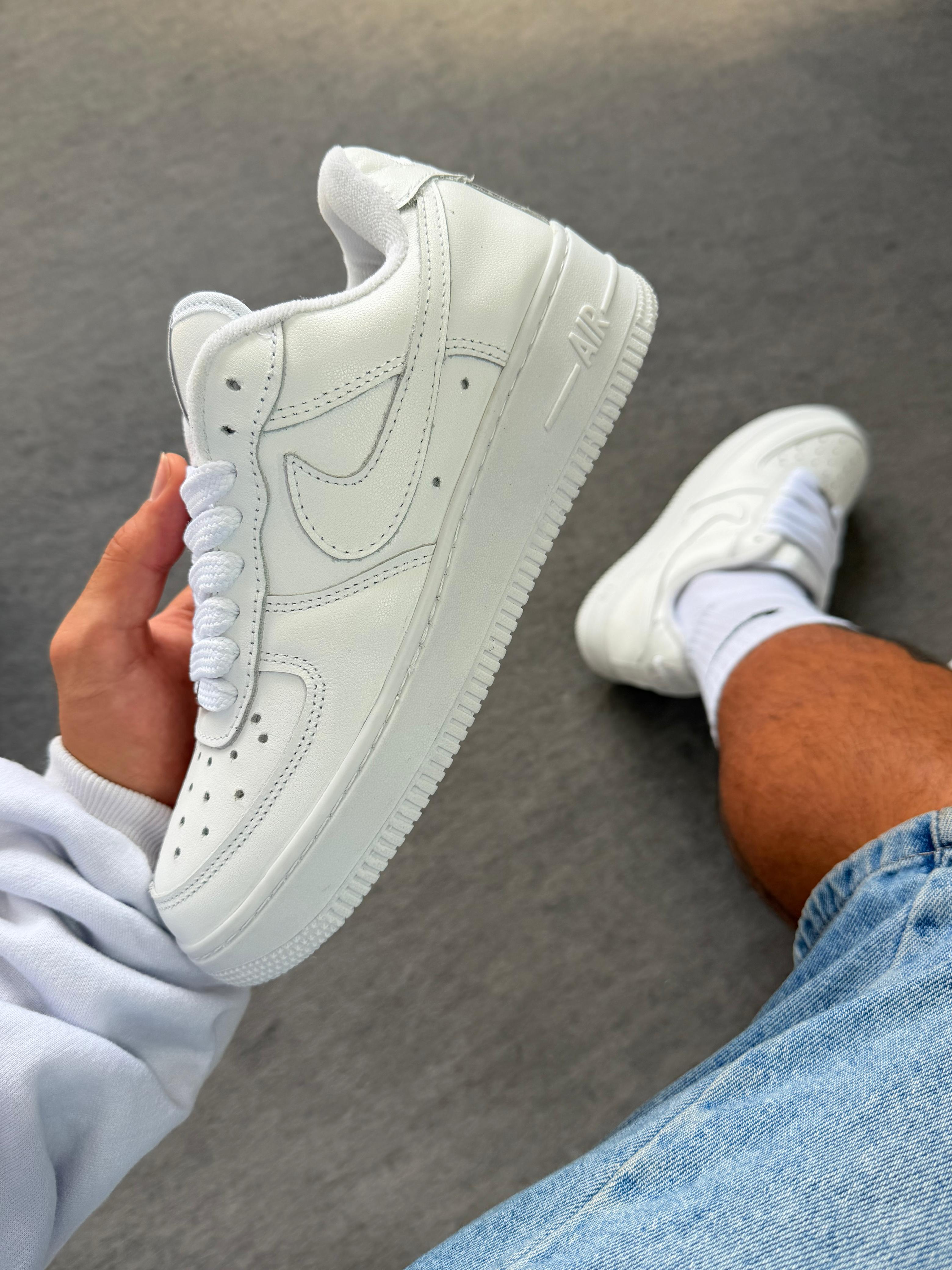 Nike Air Force 1 Low Triple Branco