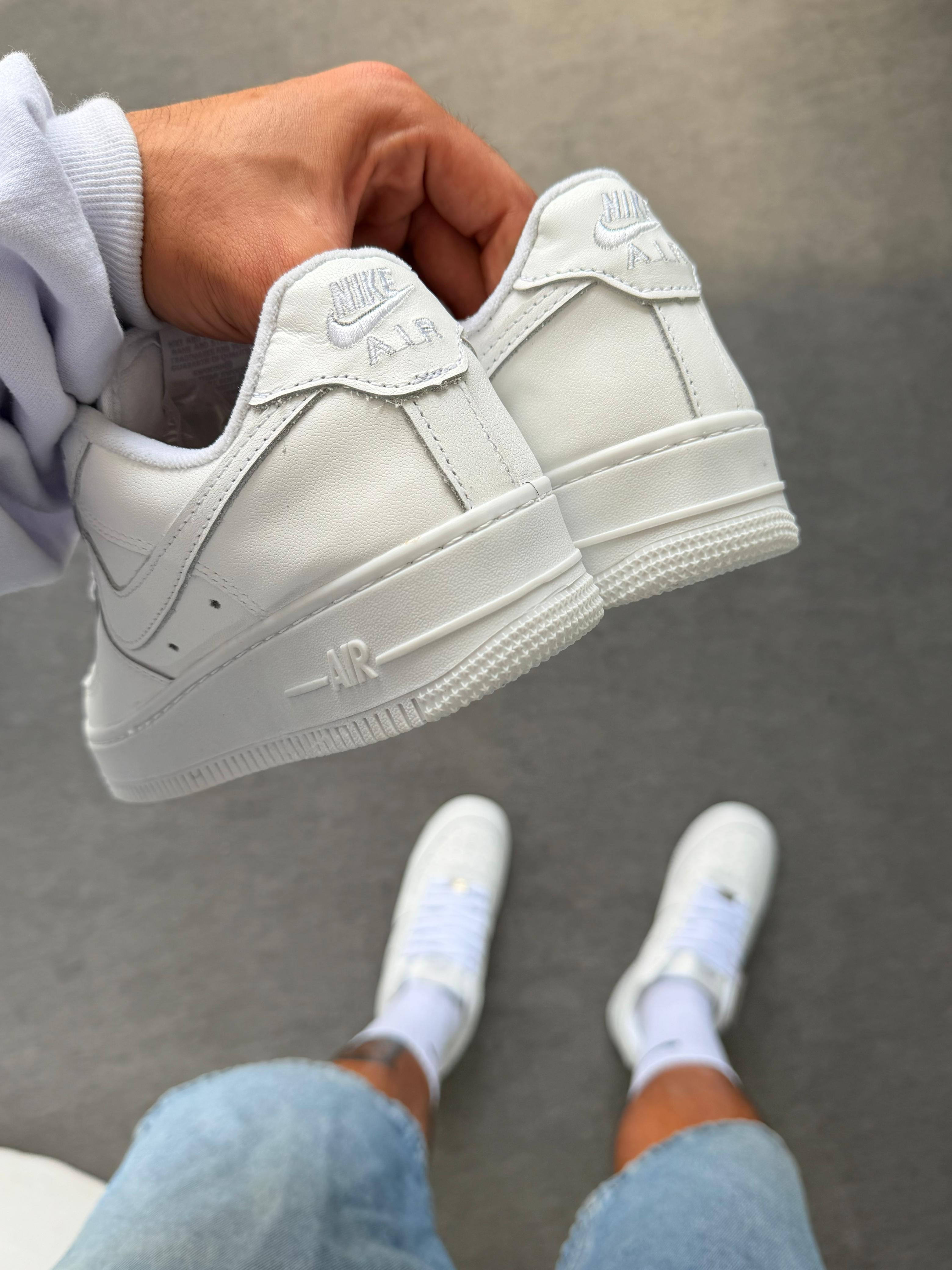 Nike Air Force 1 Low Triple Branco