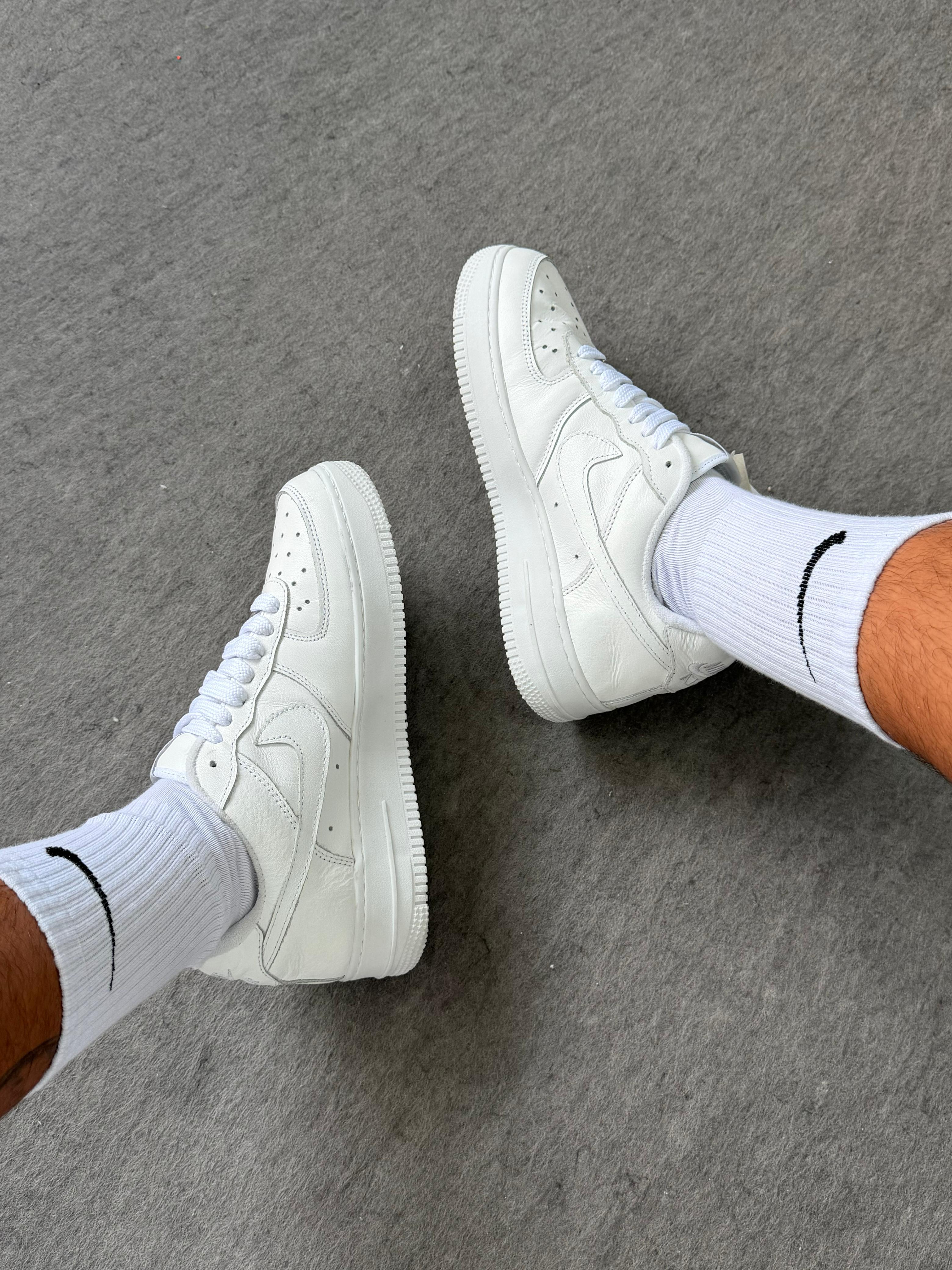 Nike Air Force 1 Low Triple Branco