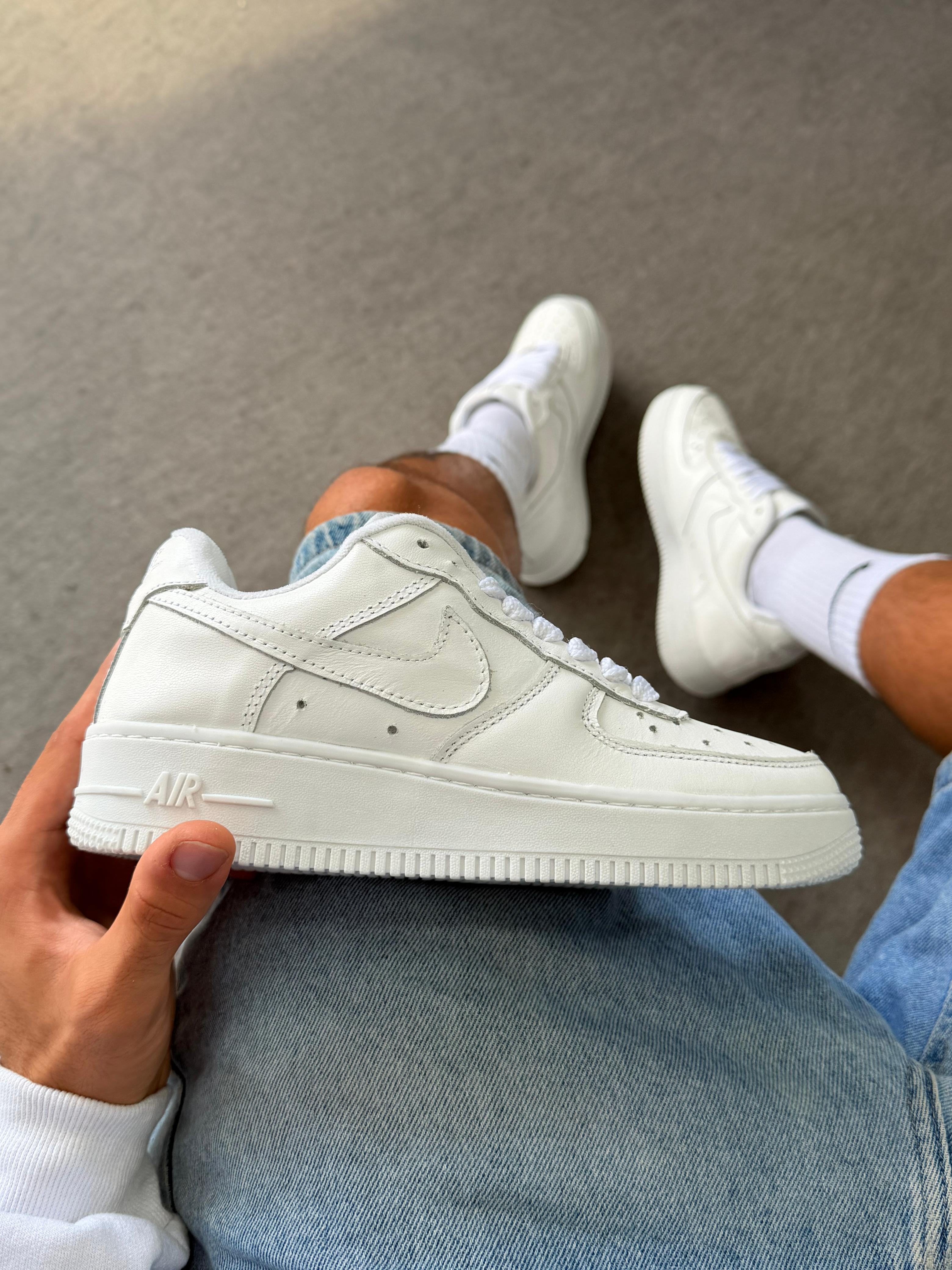 Nike Air Force 1 Low Triple Branco
