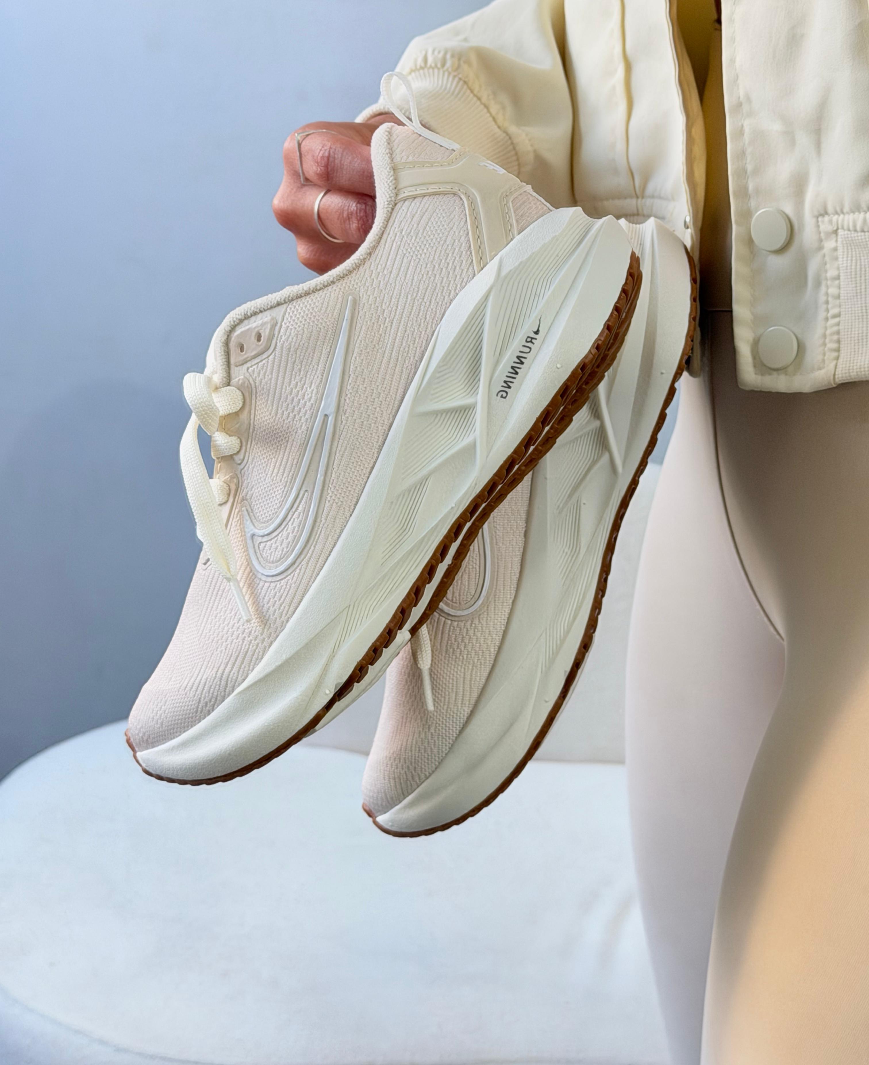 Nike Zoom Court Running Off White Caramelo