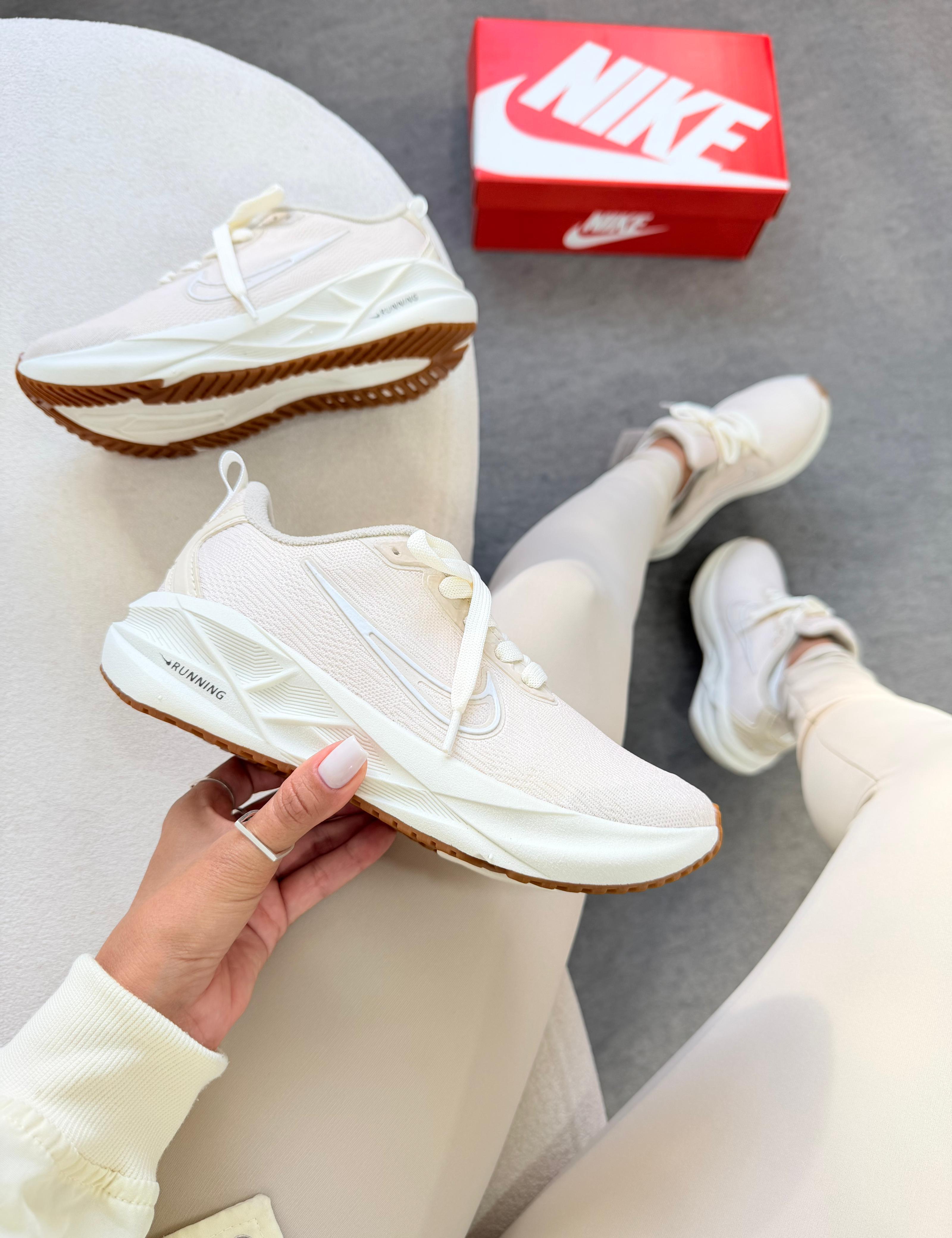Nike Zoom Court Running Off White Caramelo