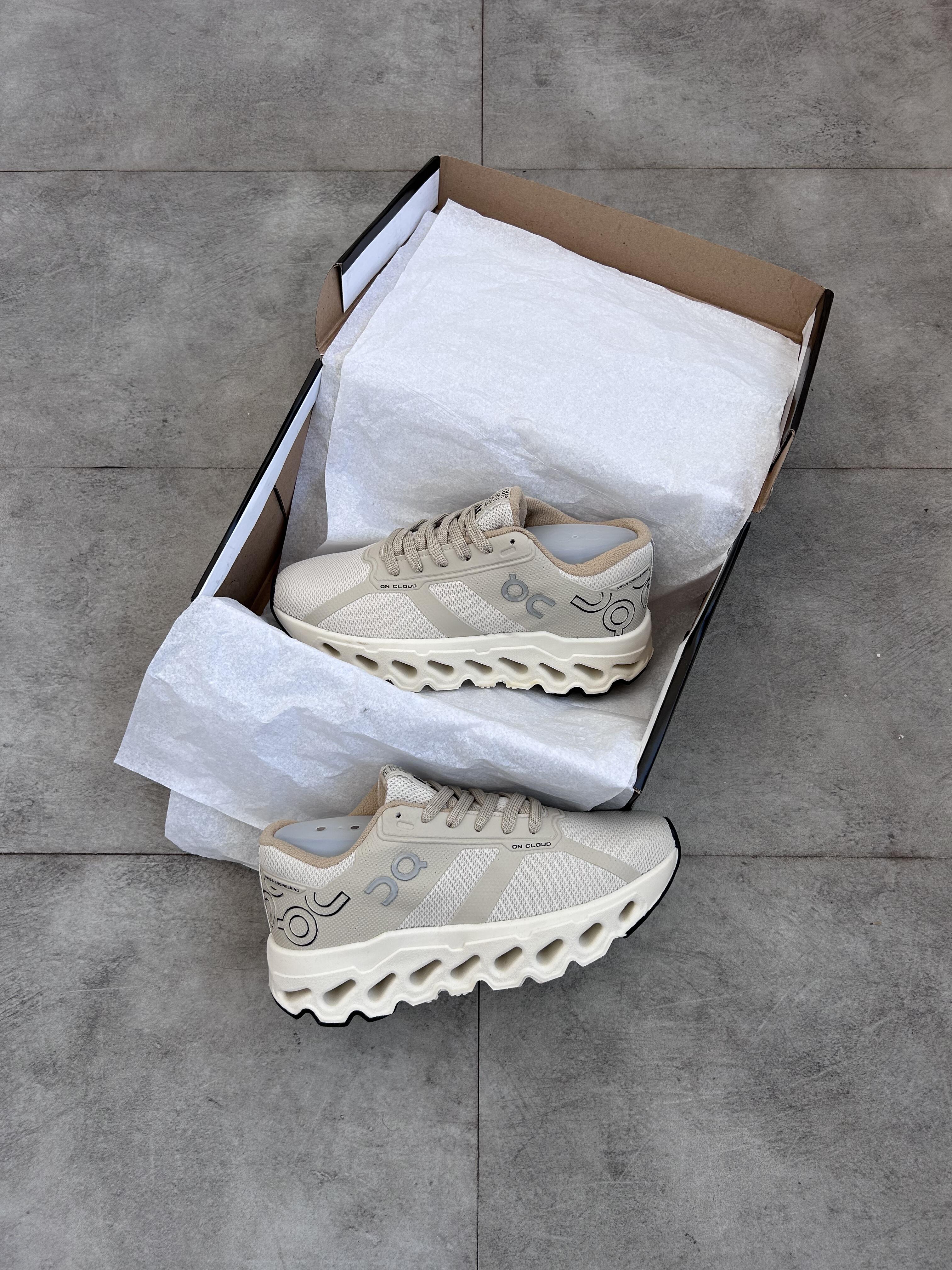 On Running Cloudmonster - Undyed/White