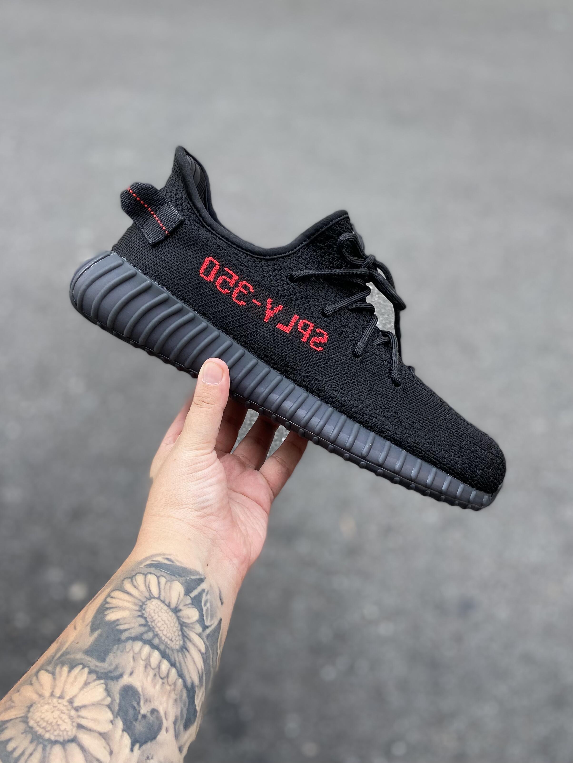 Adidas Yeezy Boost 350 V2 - Bred