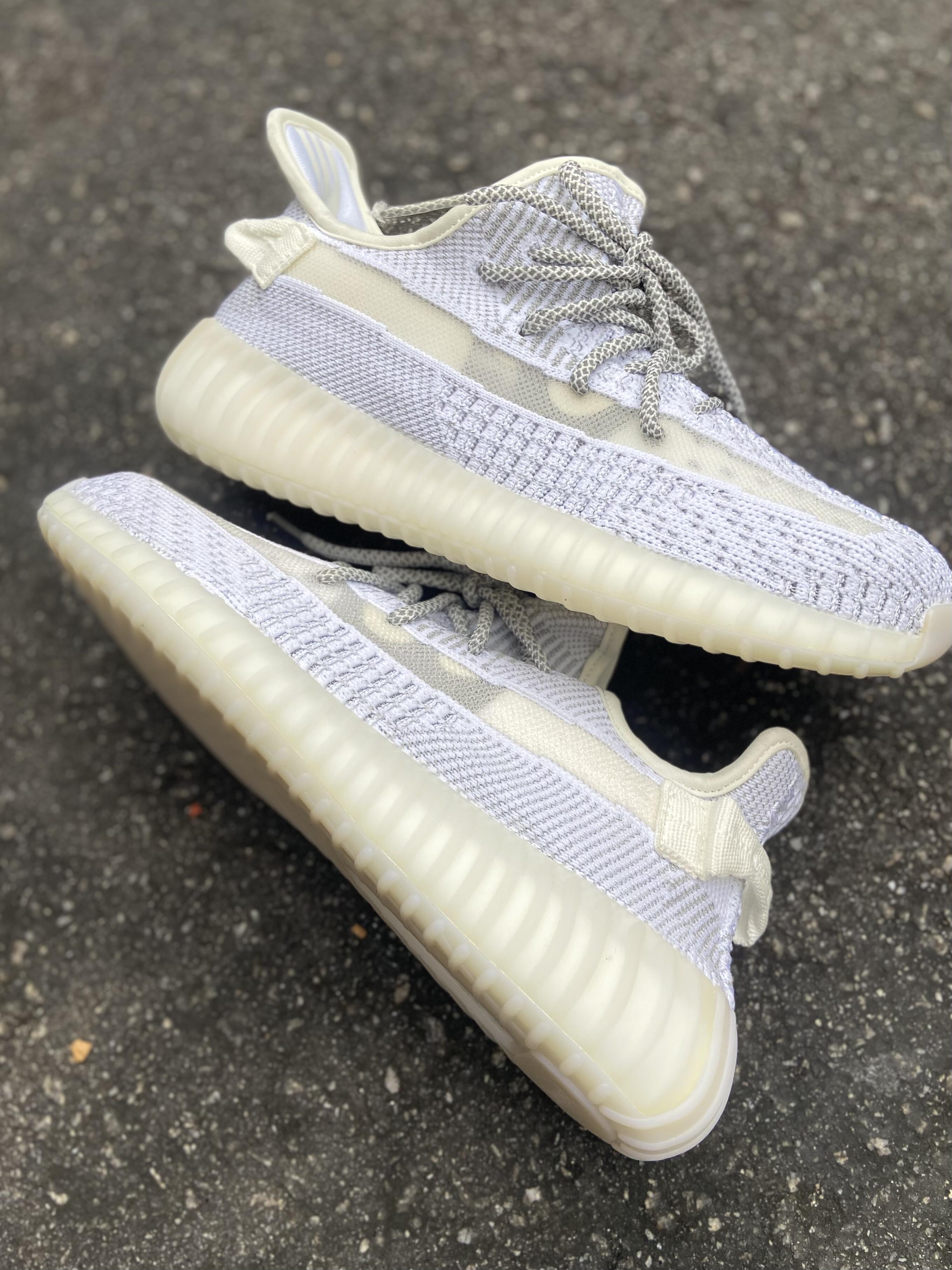 Adidas Yeezy Boost 350 V2 - Static