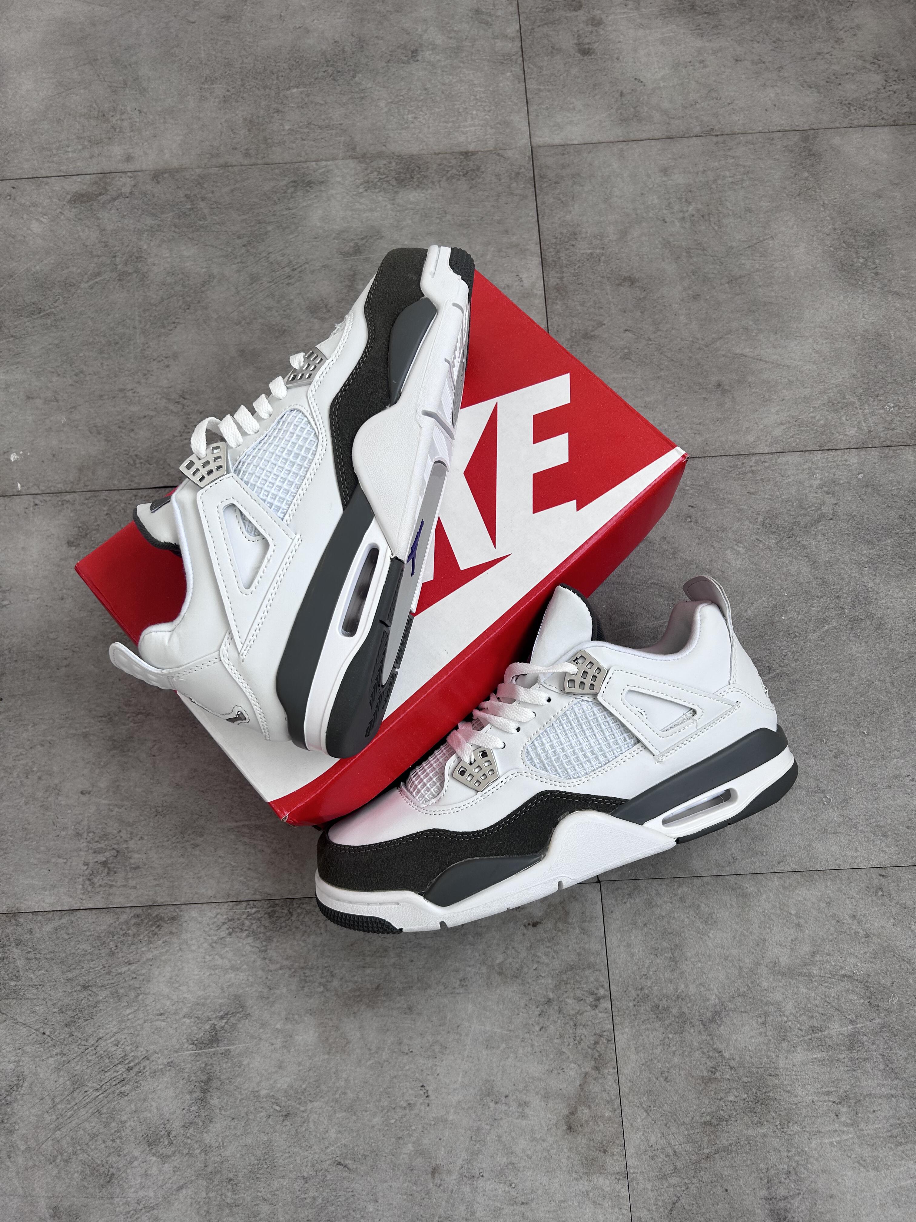 Air Jordan 4 Retro - OG White Cement