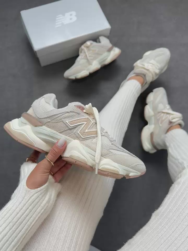 New Balance 9060 Off White Salmão