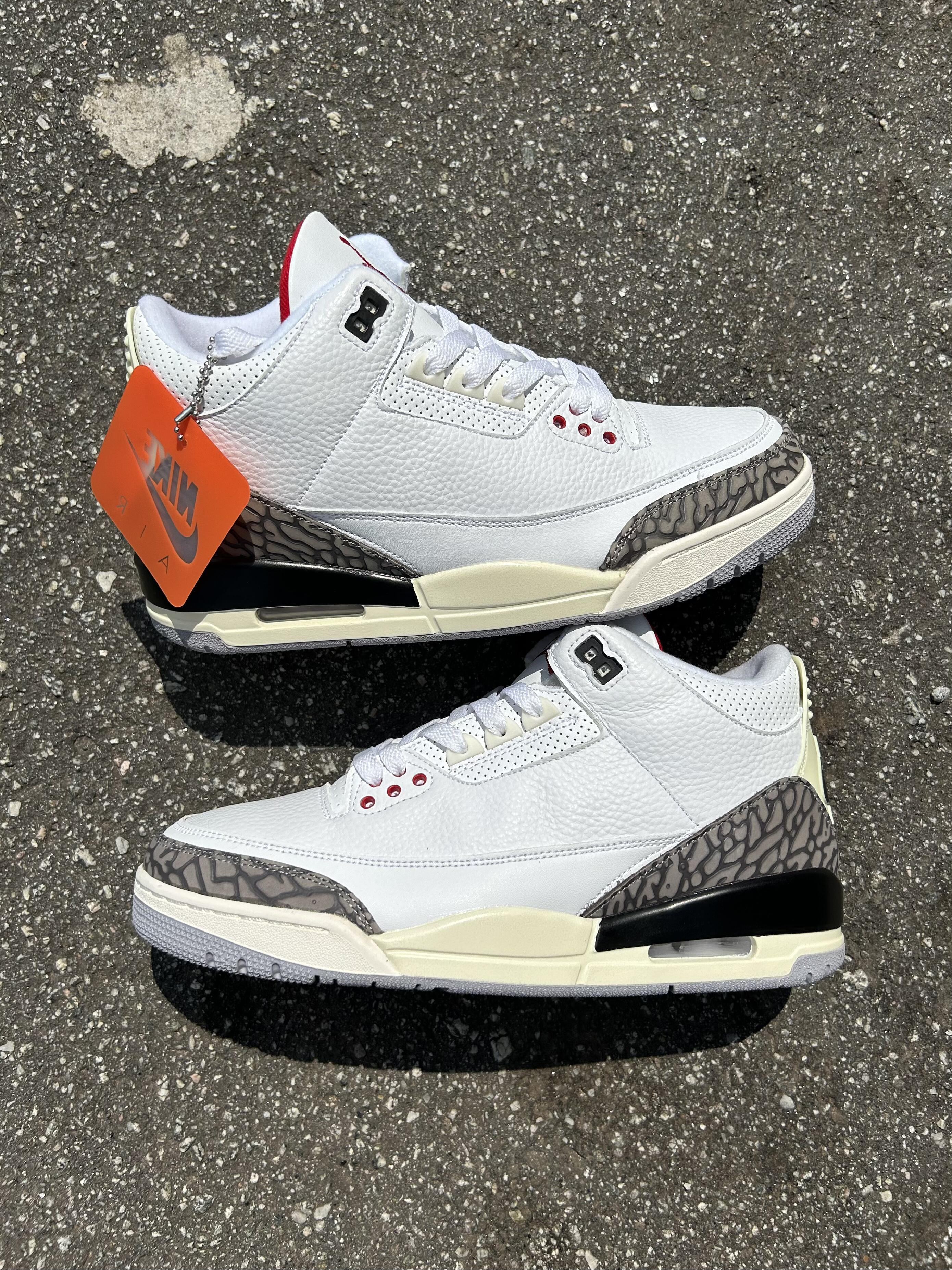 Air Jordan 3 Retro  - White Cement